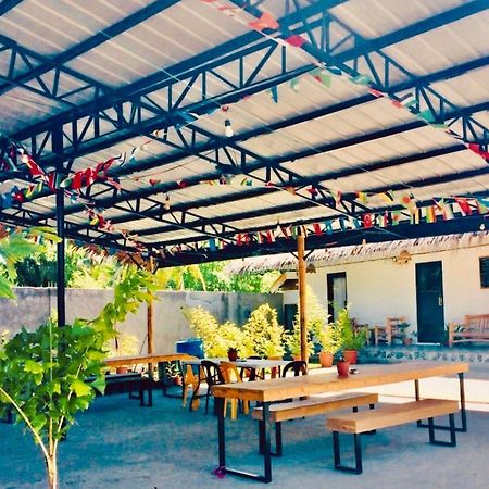 The Hangover Hostel Moalboal Exterior foto